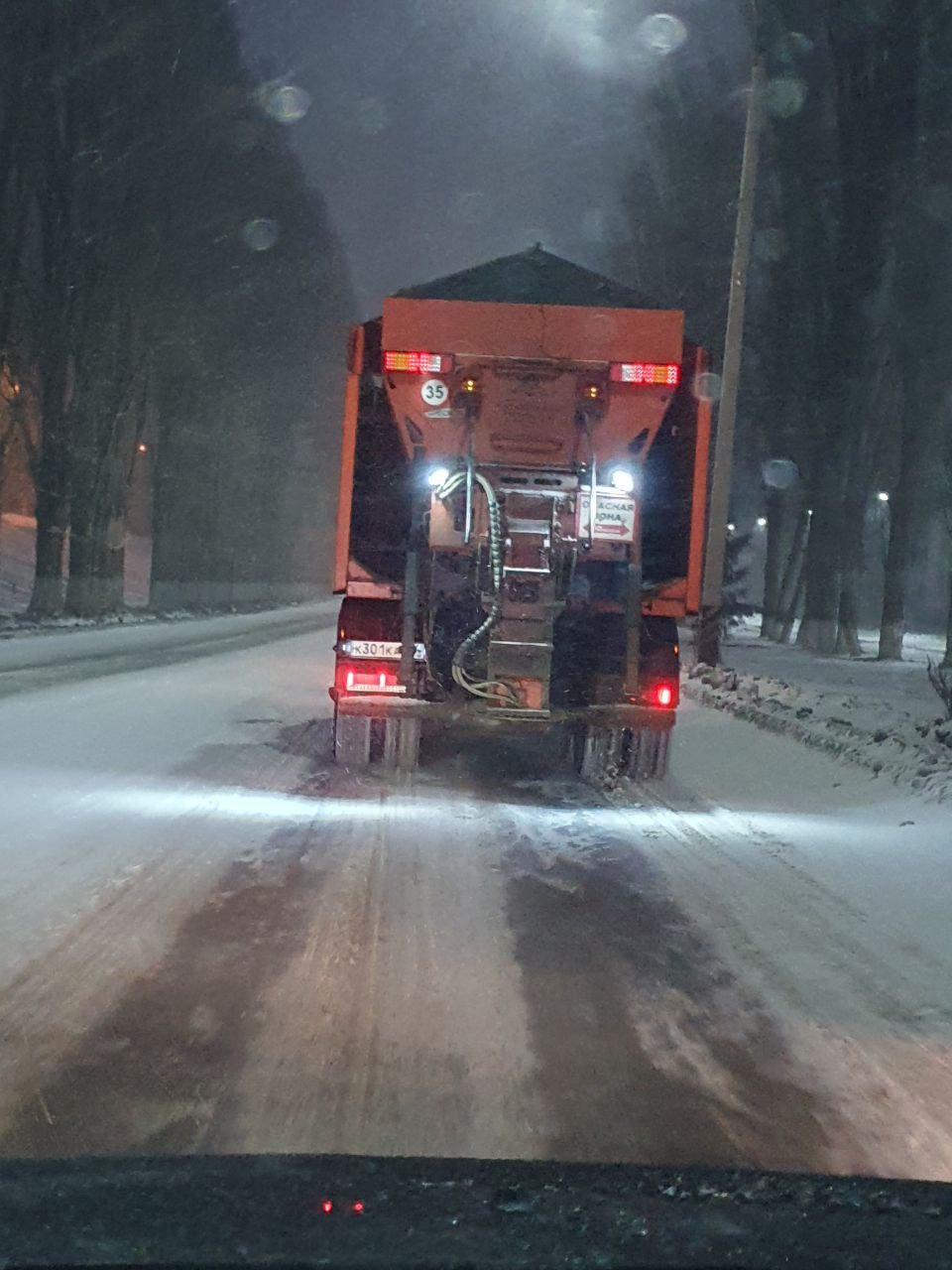 Коммунальная техника работает на территории города Балаково и Балаковского района
