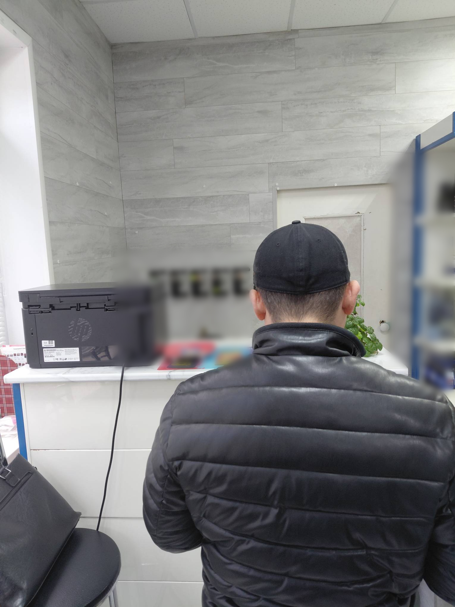 Продолжается проведение мероприятий по пресечению фактов незаконной реализации алкогольной продукции
