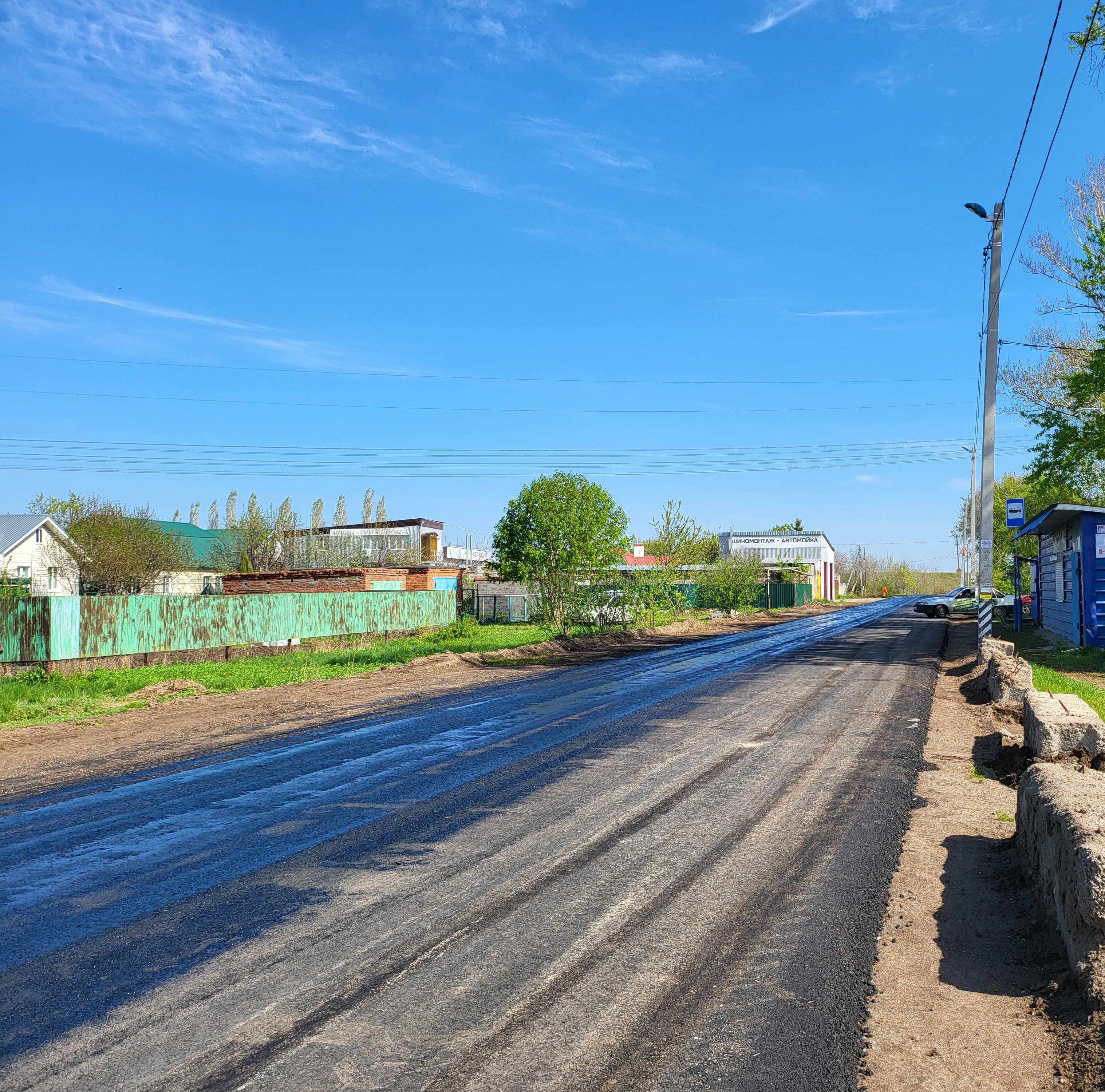 Сегодня на улице Заовражная дорожники начали укладывать асфальт