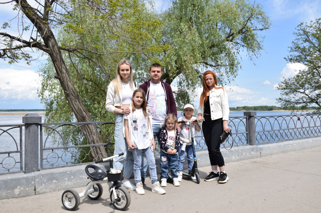 Год семьи: более 350 многодетных семей оформили компенсацию за обучение детей в колледжах и техникумах 