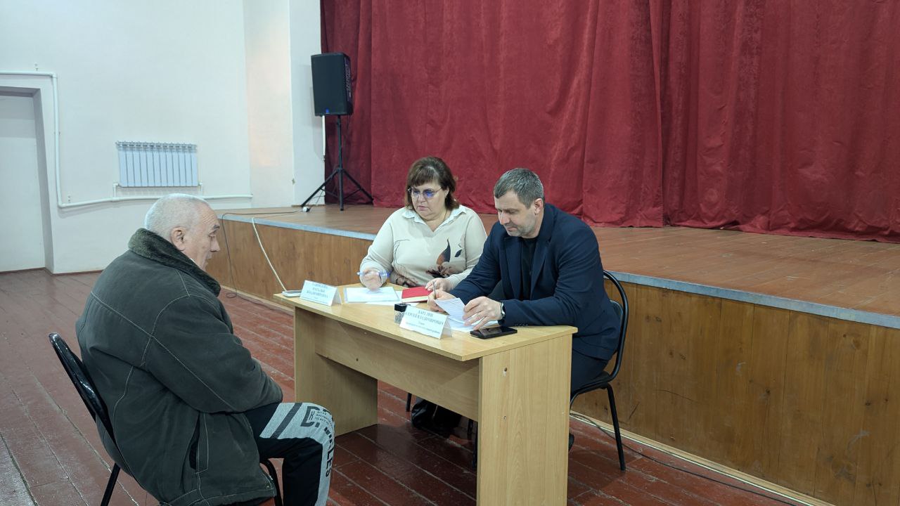 Сергей Барулин: провели приём жителей по личным вопросам в селе Кормежка