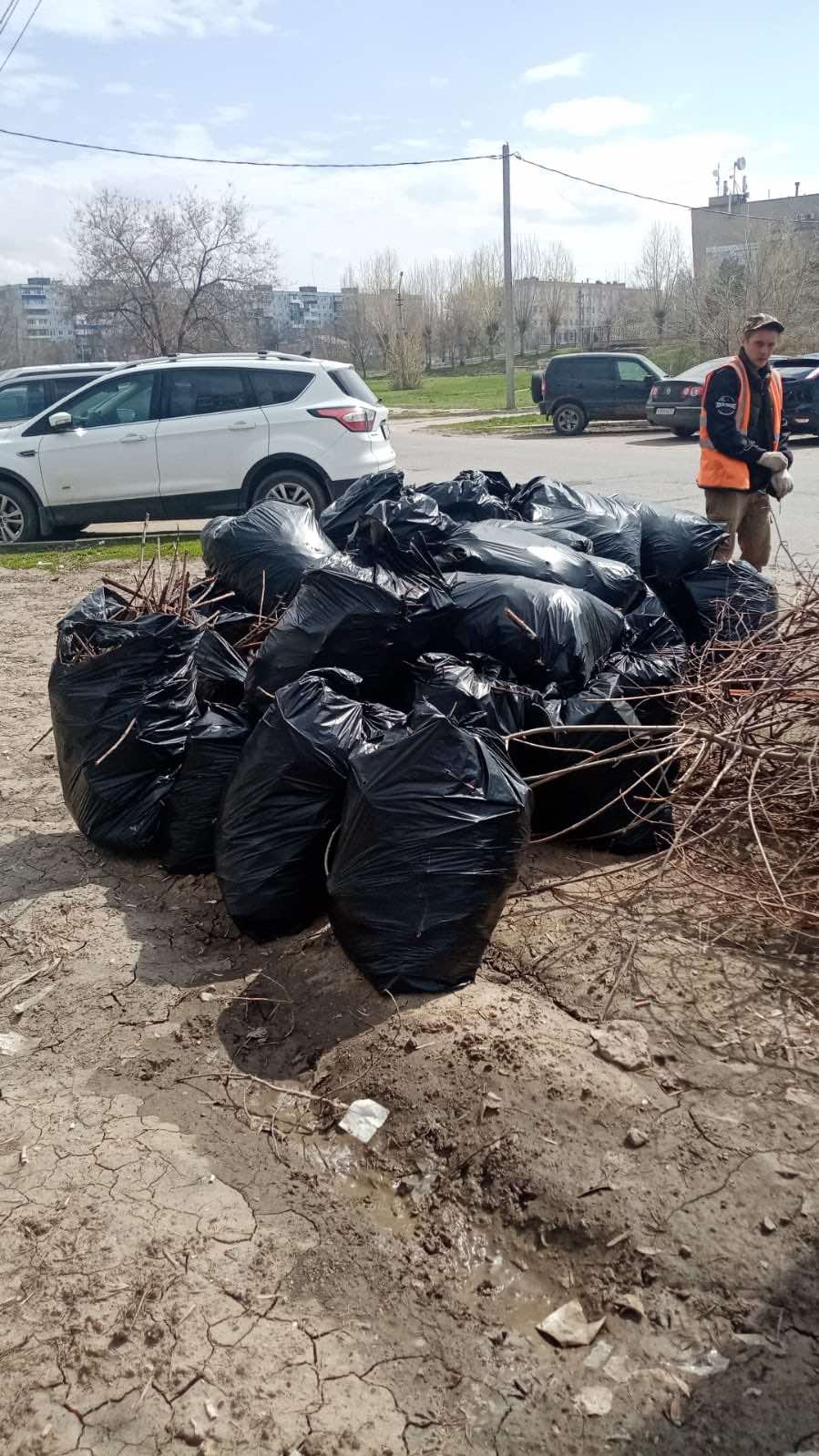 В городе продолжается месячник по благоустройству и санитарной очистке территорий