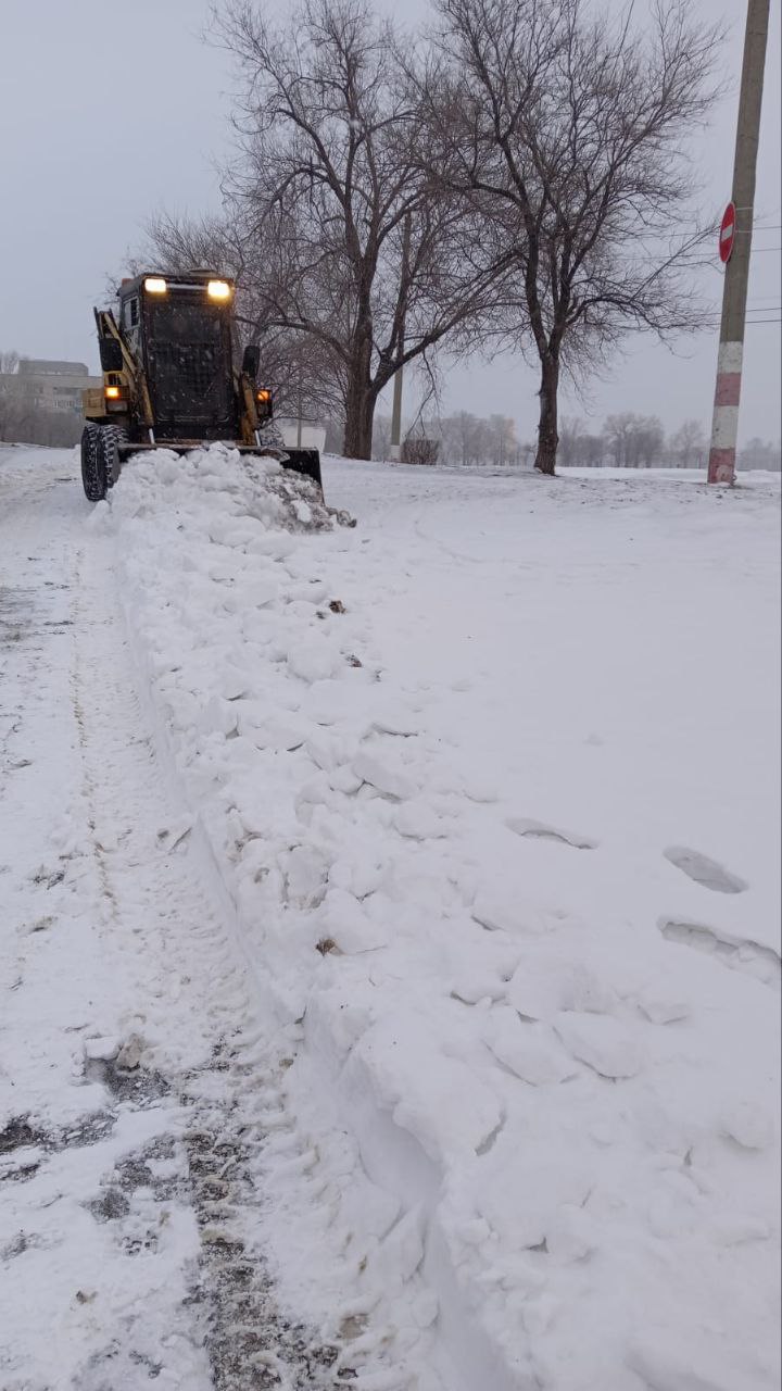 В благоустройстве города Балаково задействовано более сотни рабочих и 42 единицы техники