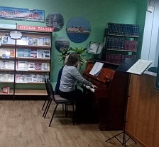 Проживающие Балаковского дома-интерната посетили городскую центральную библиотеку