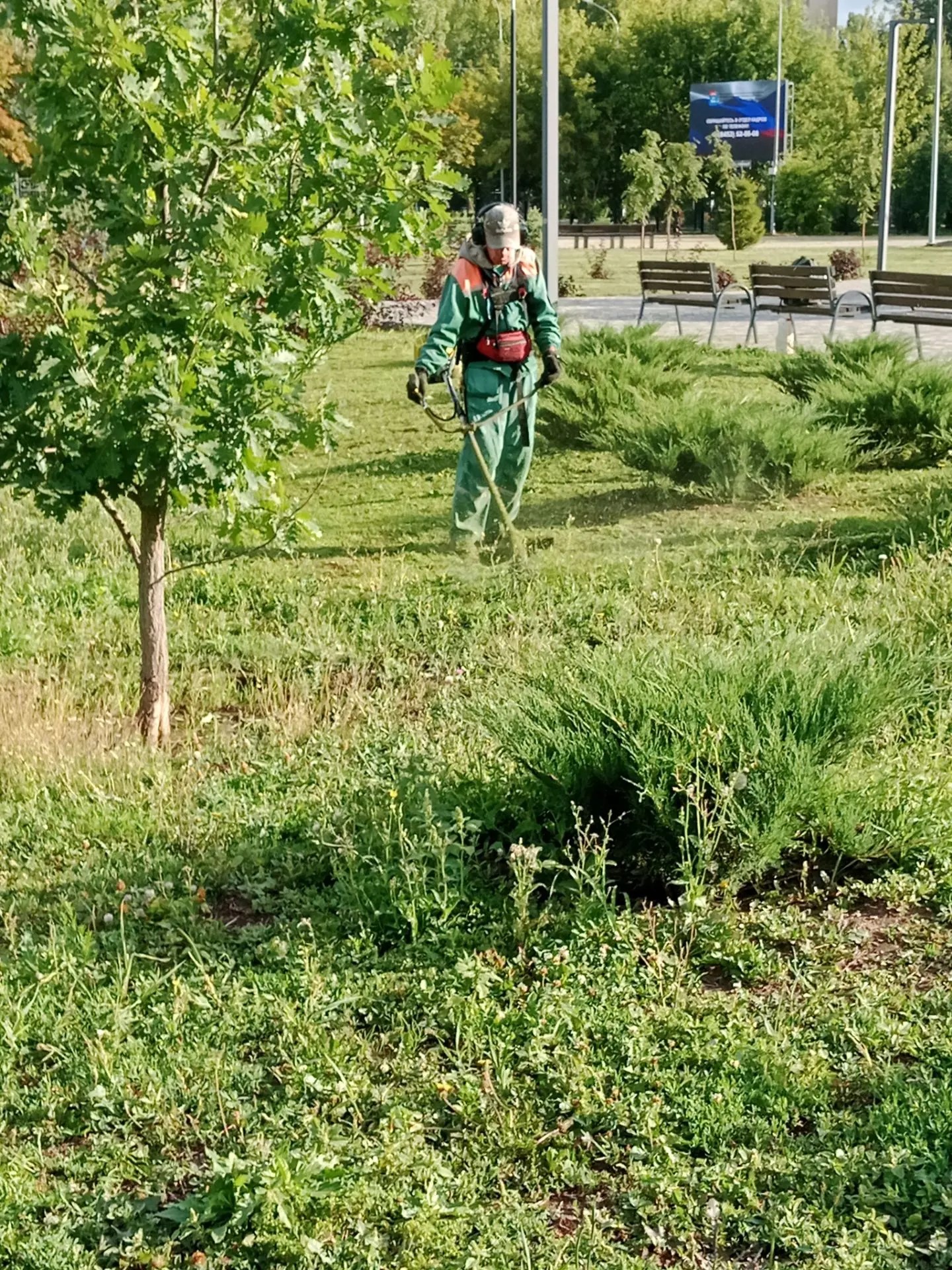 В Балаково продолжаются плановые работы по благоустройству и наведению порядка