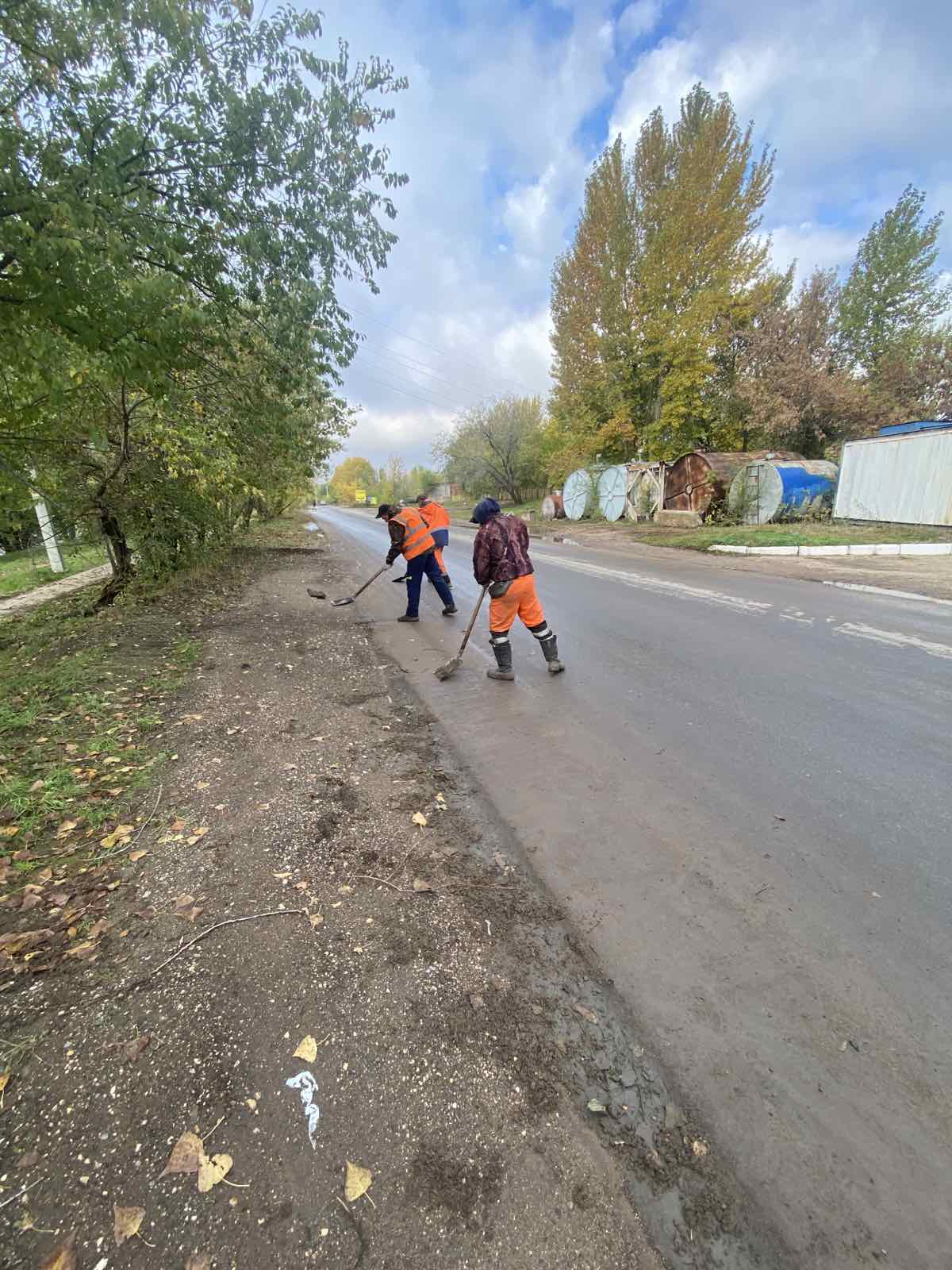 Более сотни человек сегодня благоустраивают Балаково