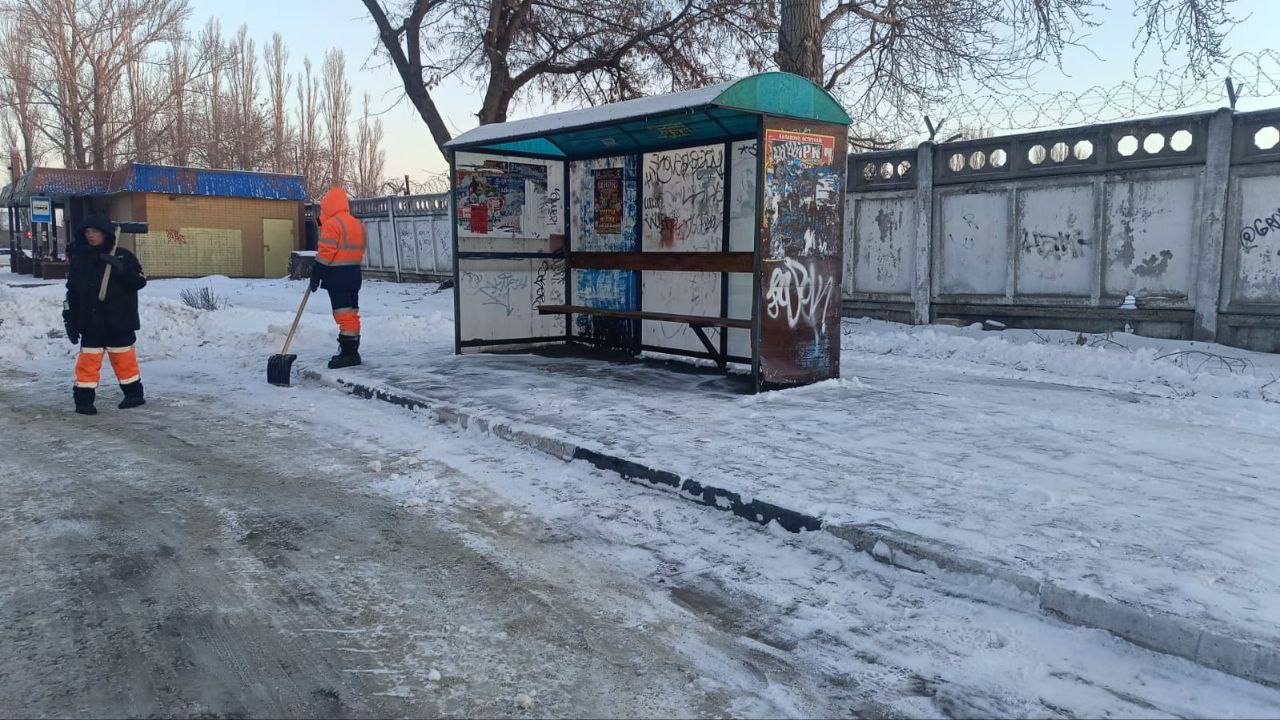 Сотрудники «Комбината благоустройства продолжают уборку городских улиц