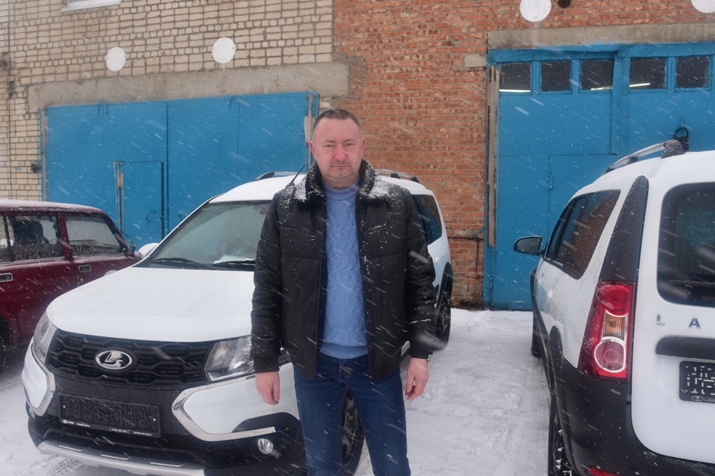 В автопарк МУП «Балаково-Водоканал» приобрели три новых автомобиля ЛАДА «Ларгус Кросс»