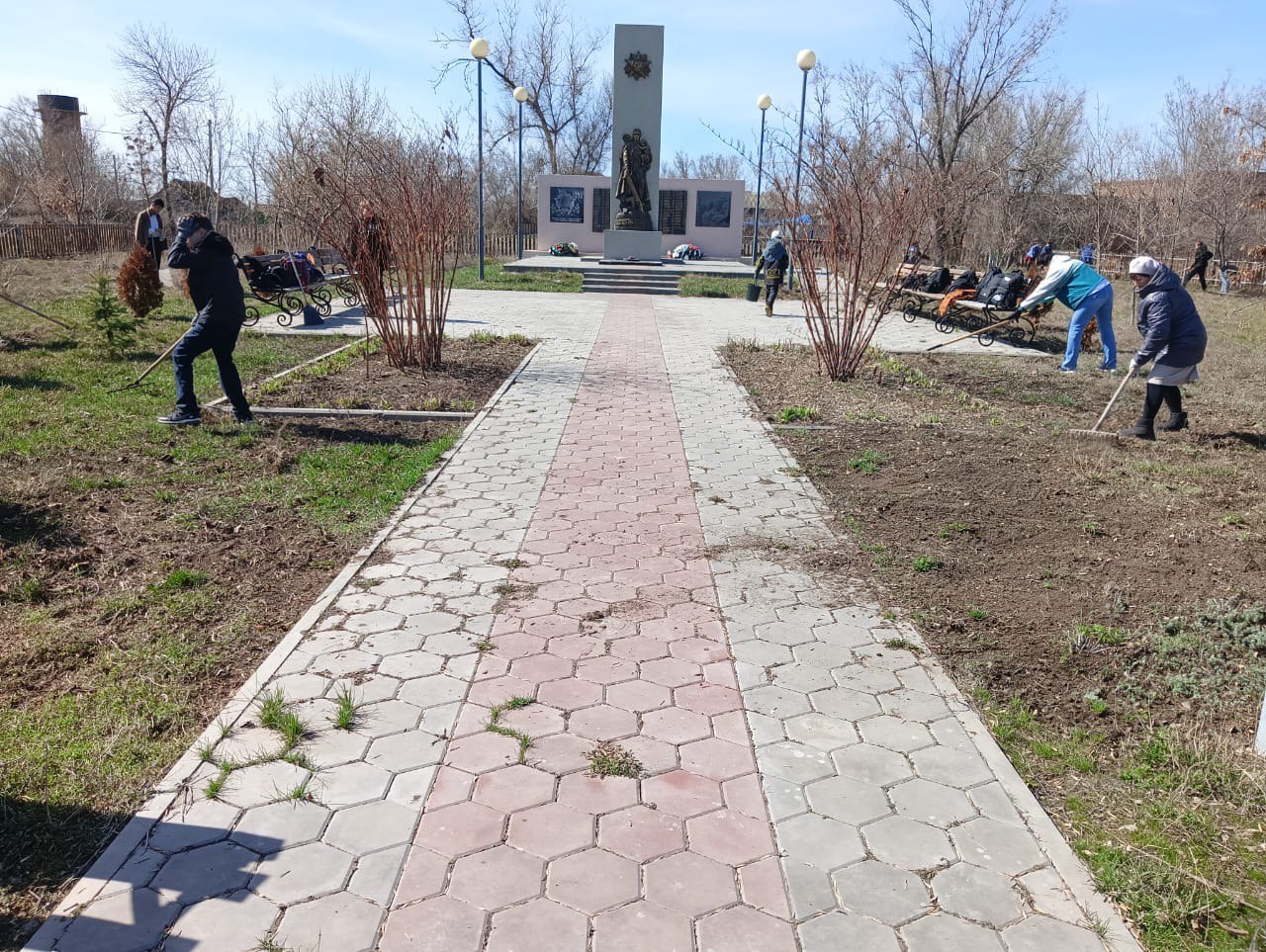 В населенных пунктах Натальинского муниципального образования 4 апреля прошли субботники