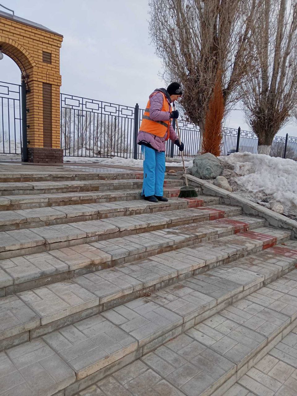 Благоустройство города Балаково сегодня: вывоз снега, расширение дорог и очистка территорий от снега
