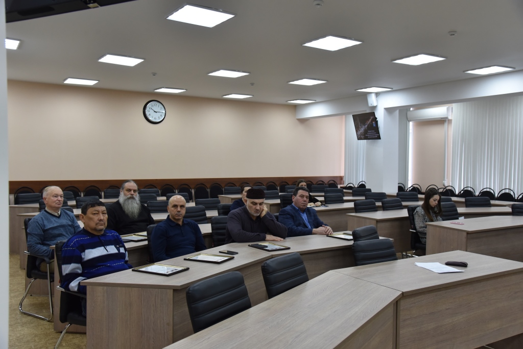 Сегодня в администрации Балаковского района состоялось заседание Совета по межнациональным и межконфессиональным отношениям на территории БМР