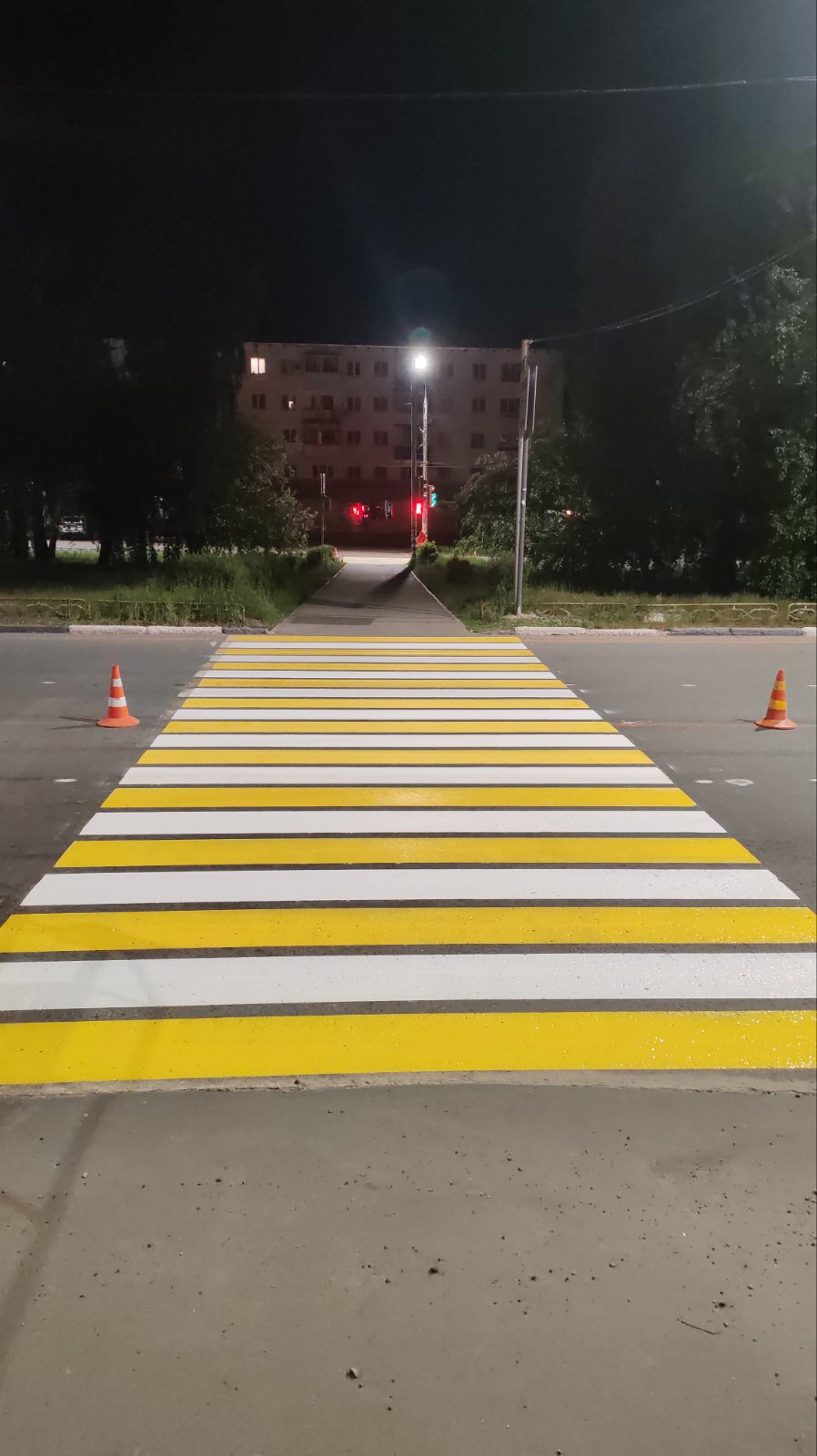 В Балакове продолжаются работы по обновлению дорожной разметки
