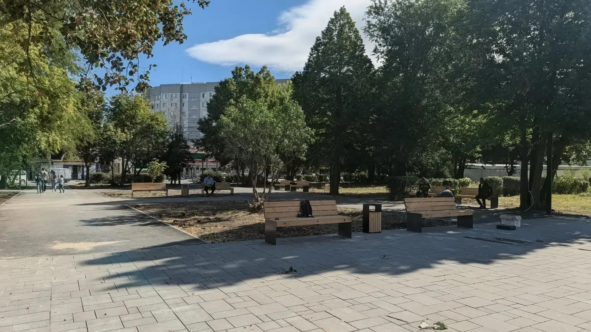 В сквере имени Вячеслава Малярова завершаются работы по благоустройству