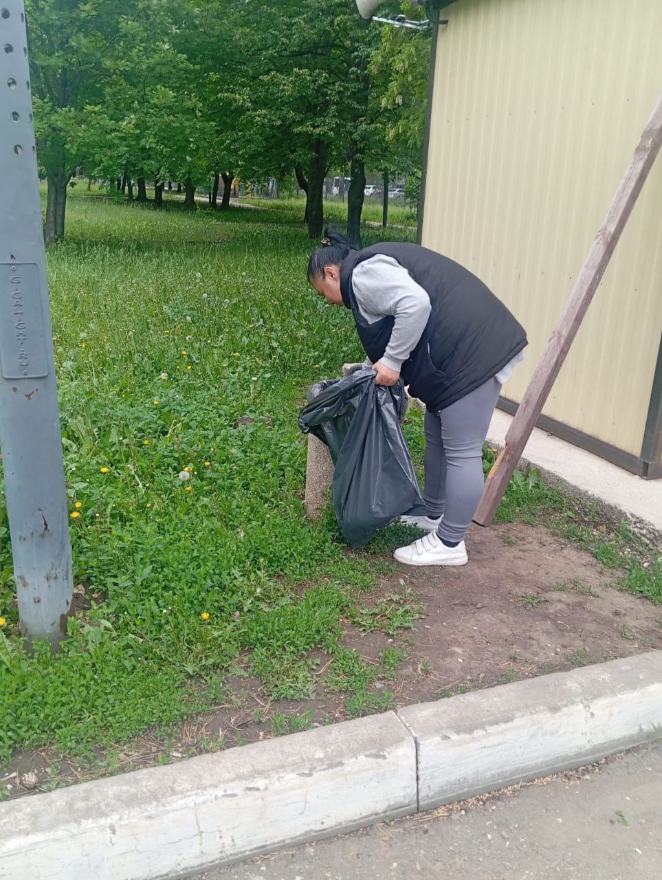 Сотрудники Комбината благоустройства ежедневно наводят порядок в городе Балаково
