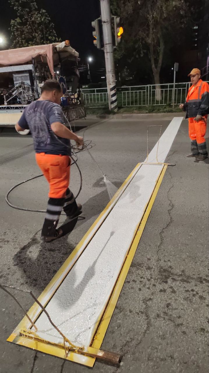 В городе Балаково начались работы по обновлению дорожной разметки