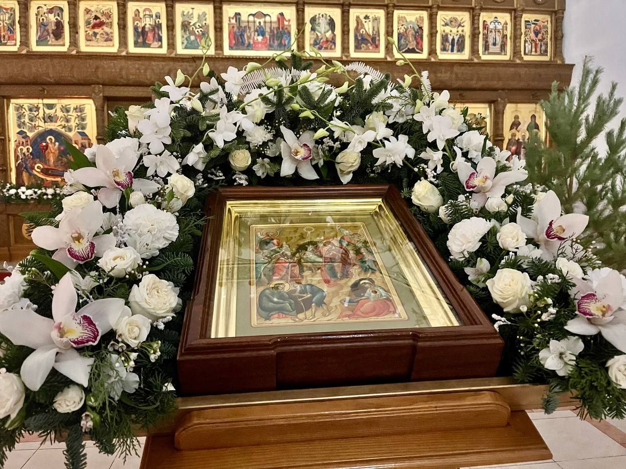 Уважаемые жители Балаковского района! Сердечно поздравляю вас с Рождеством Христовым!