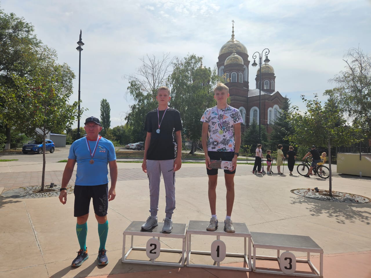 Балаковские спортсмены приняли участие в соревнованиях по лыжероллерам