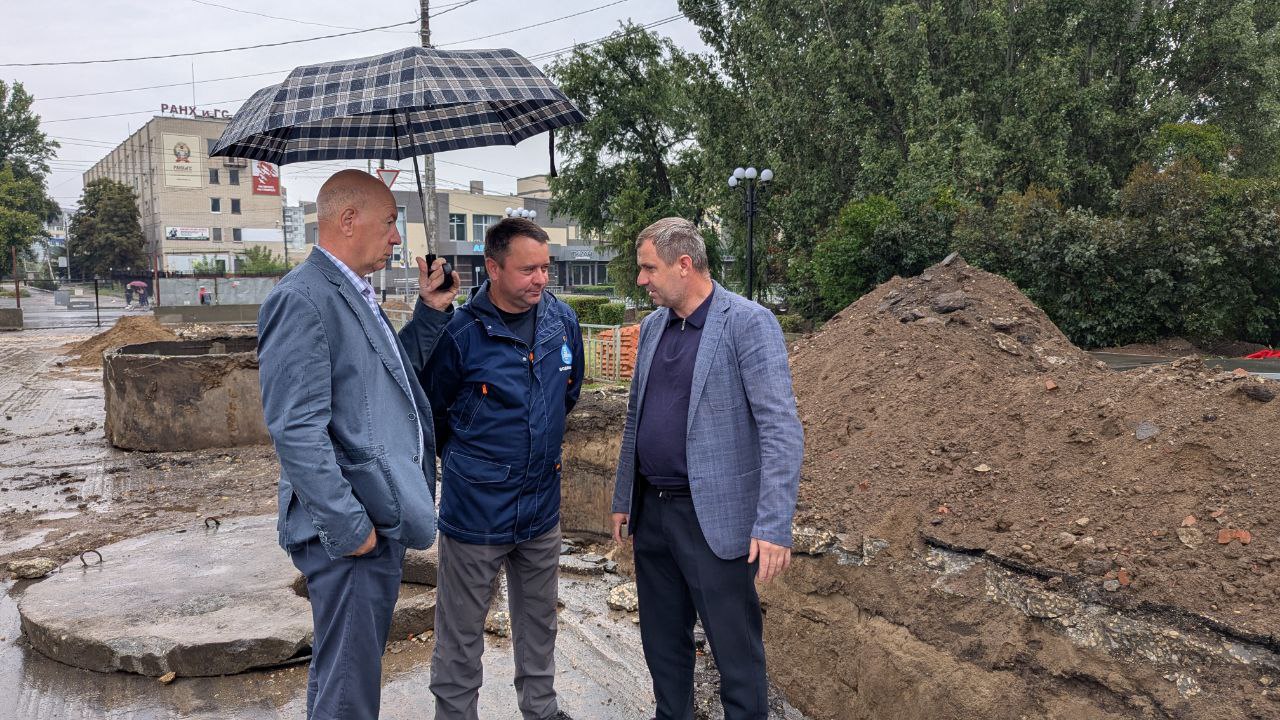 Сегодня утром Сергей Барулин провёл рабочую планёрку на улице Чапаева