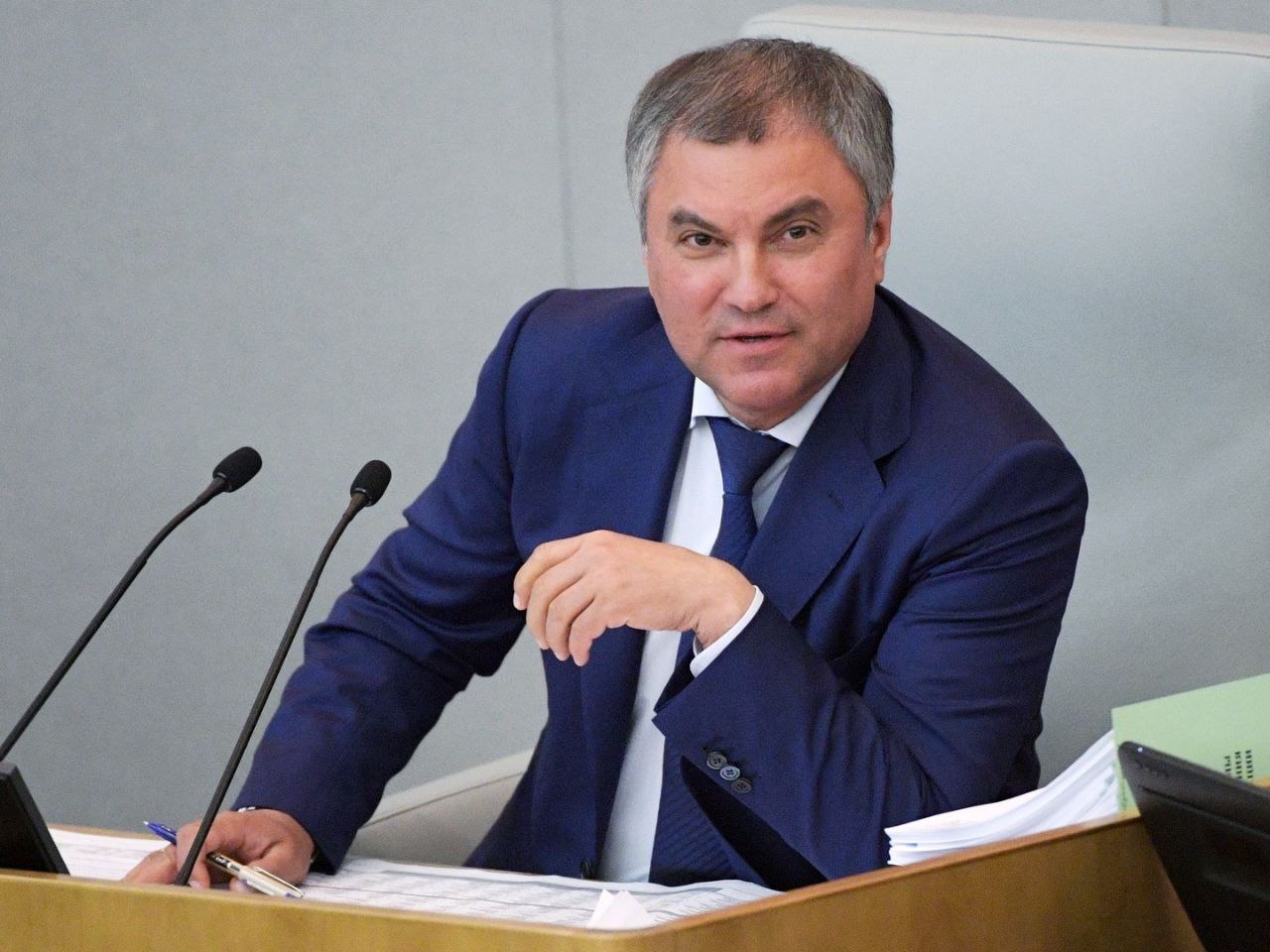 Володин: единогласно принят закон, запрещающий банкам, кредитным организациям, платёжным агентам взимать комиссионное вознаграждение с пенсионеров, инвалидов, малоимущих, ветеранов боевых действий и других граждан при внесении платы за жилое помещение
