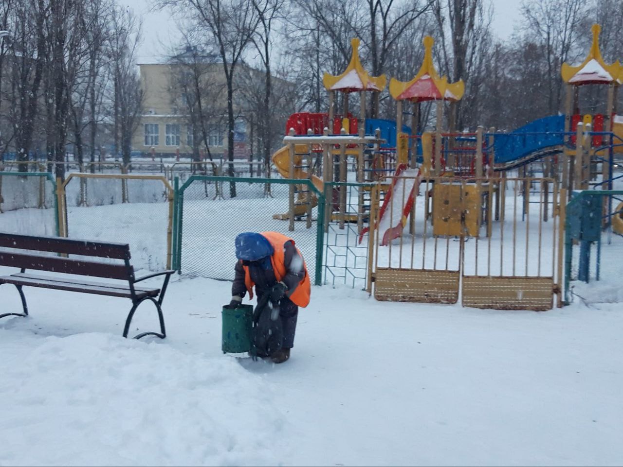 В благоустройстве города Балаково задействовано более сотни рабочих и 42 единицы техники