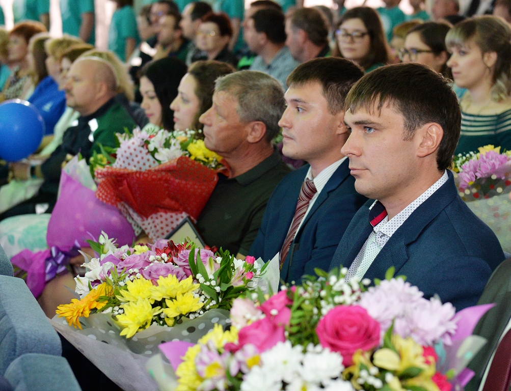 Передовиков производства в преддверии профессионального праздника чествовали вБалаковском филиале АО «Апатит».