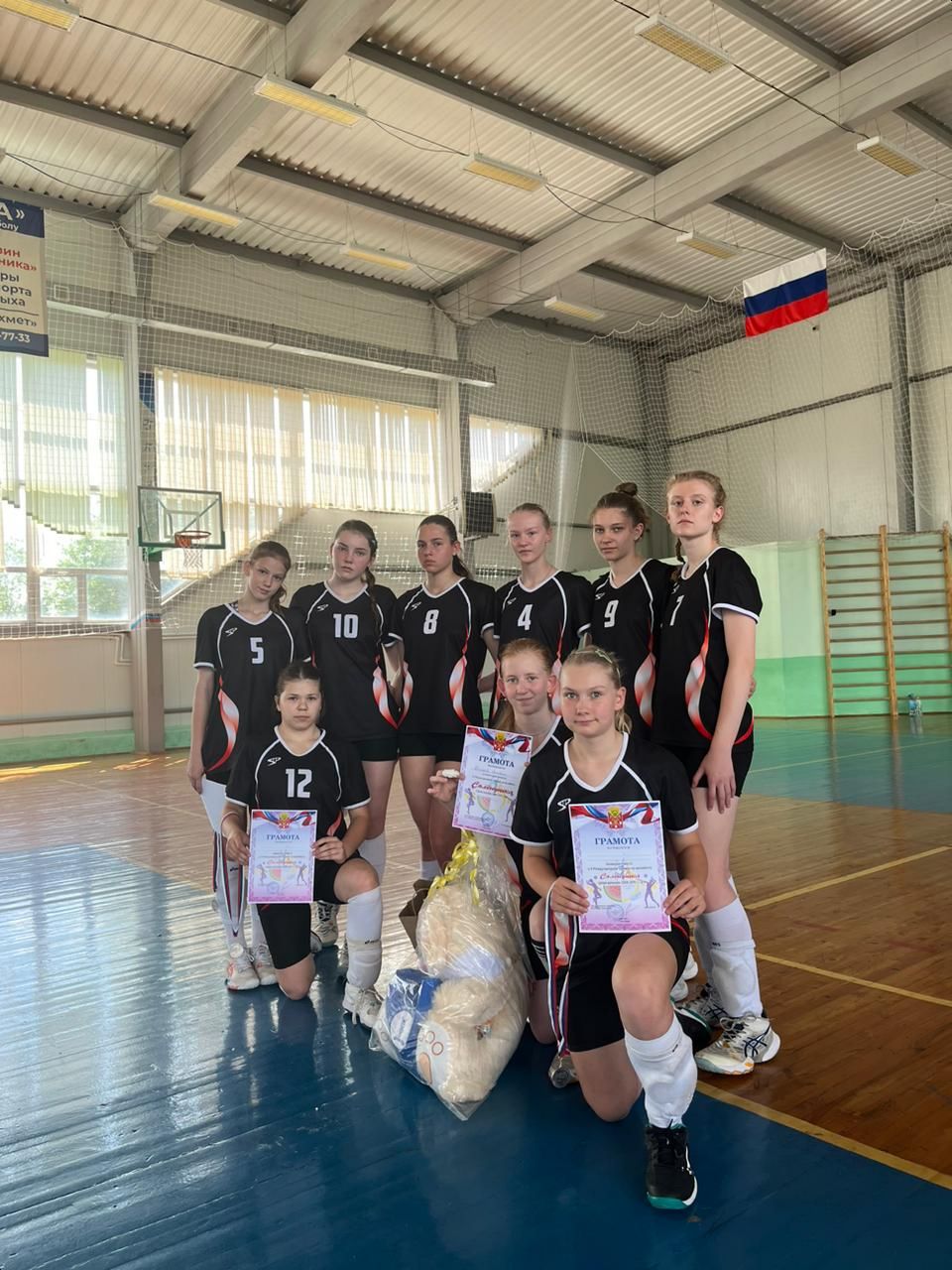 Команда спортивной школы «Балаково» заняла 2 место в Х Международном турнире по волейболу