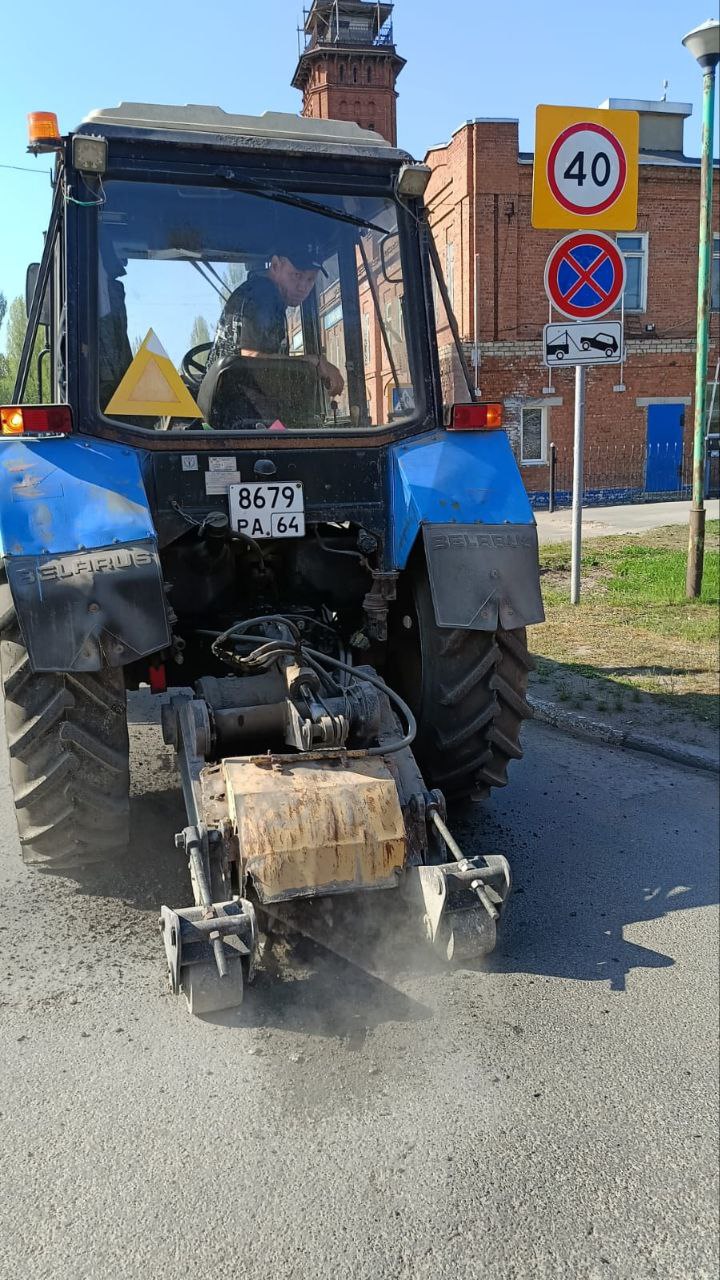 В Балаково продолжается текущий ремонт дорог