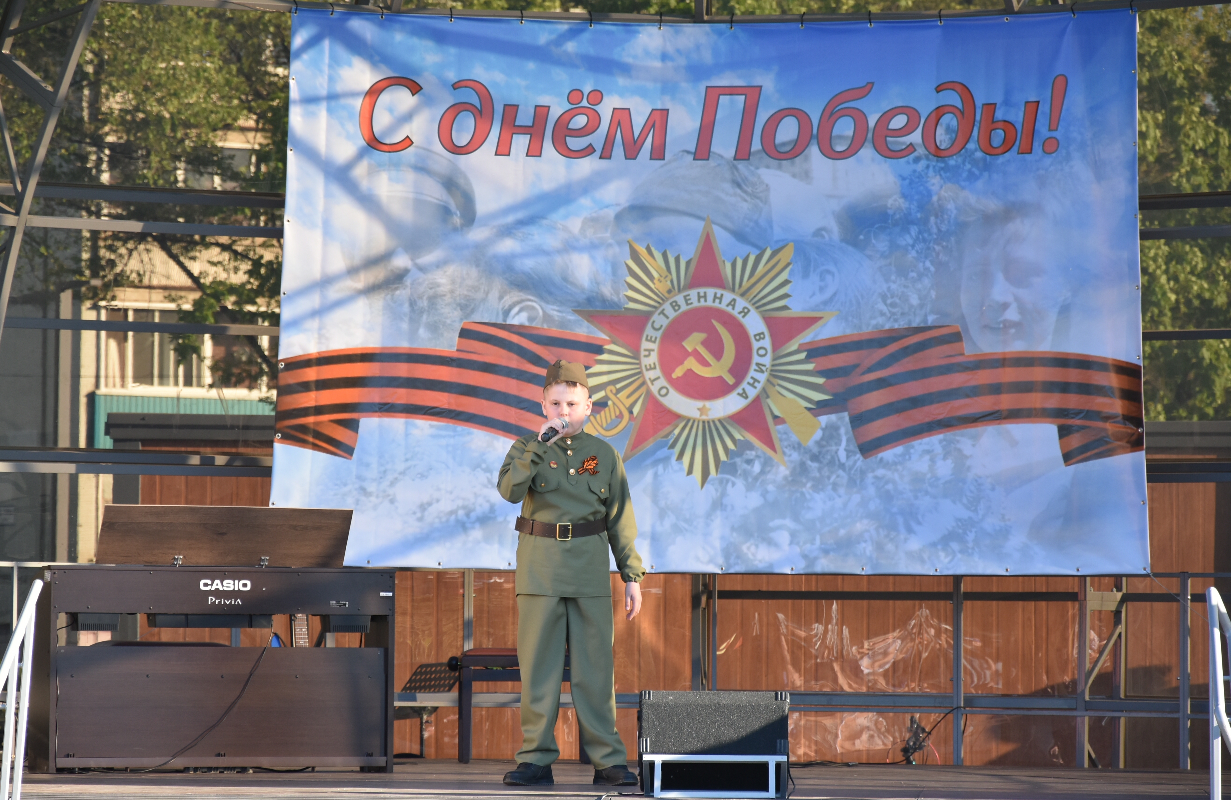 Накануне Дня Победы, 6 мая 2025 года в парке "Центральный" для жителей и гостей города Балаково состоялся концерт "Великая поступь Победы"
