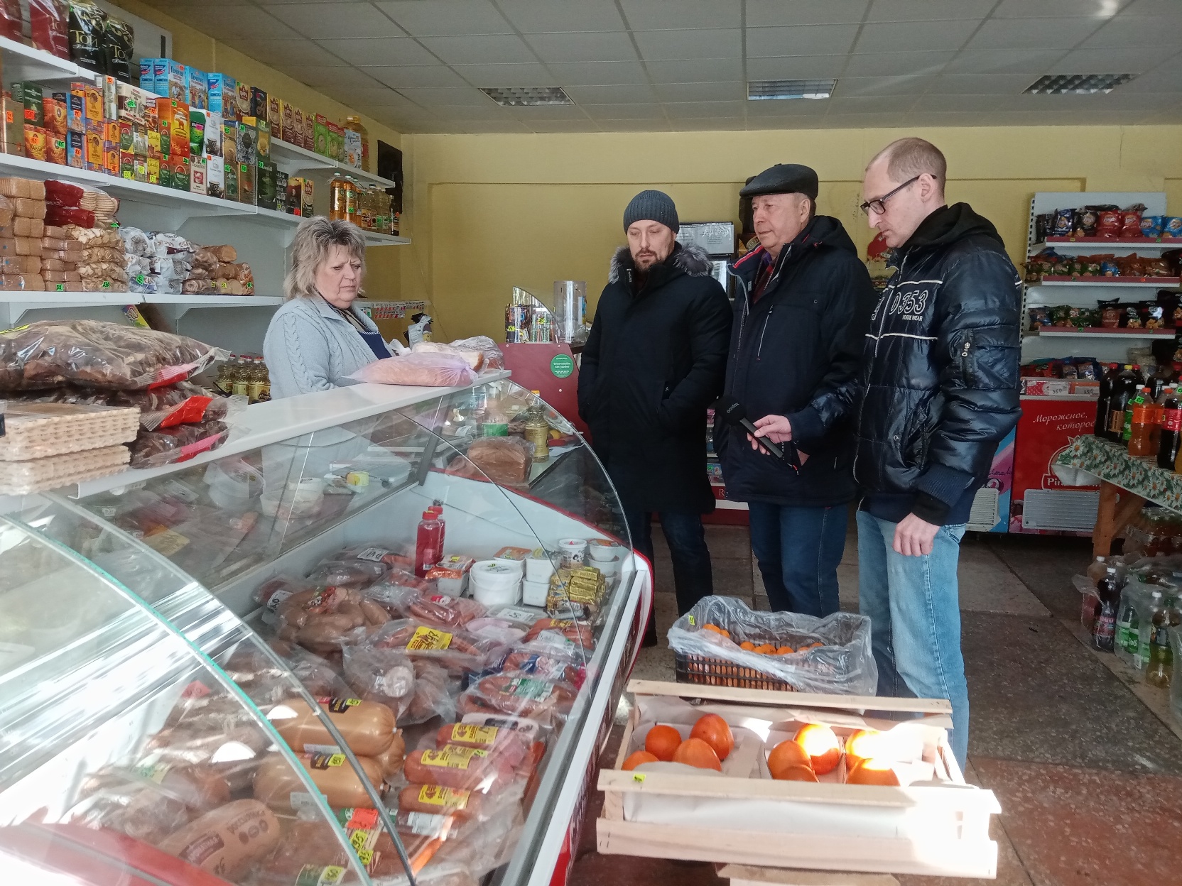 Уполномоченная группа Общественной палаты БМР проинспектировала товары в сельских магазинах