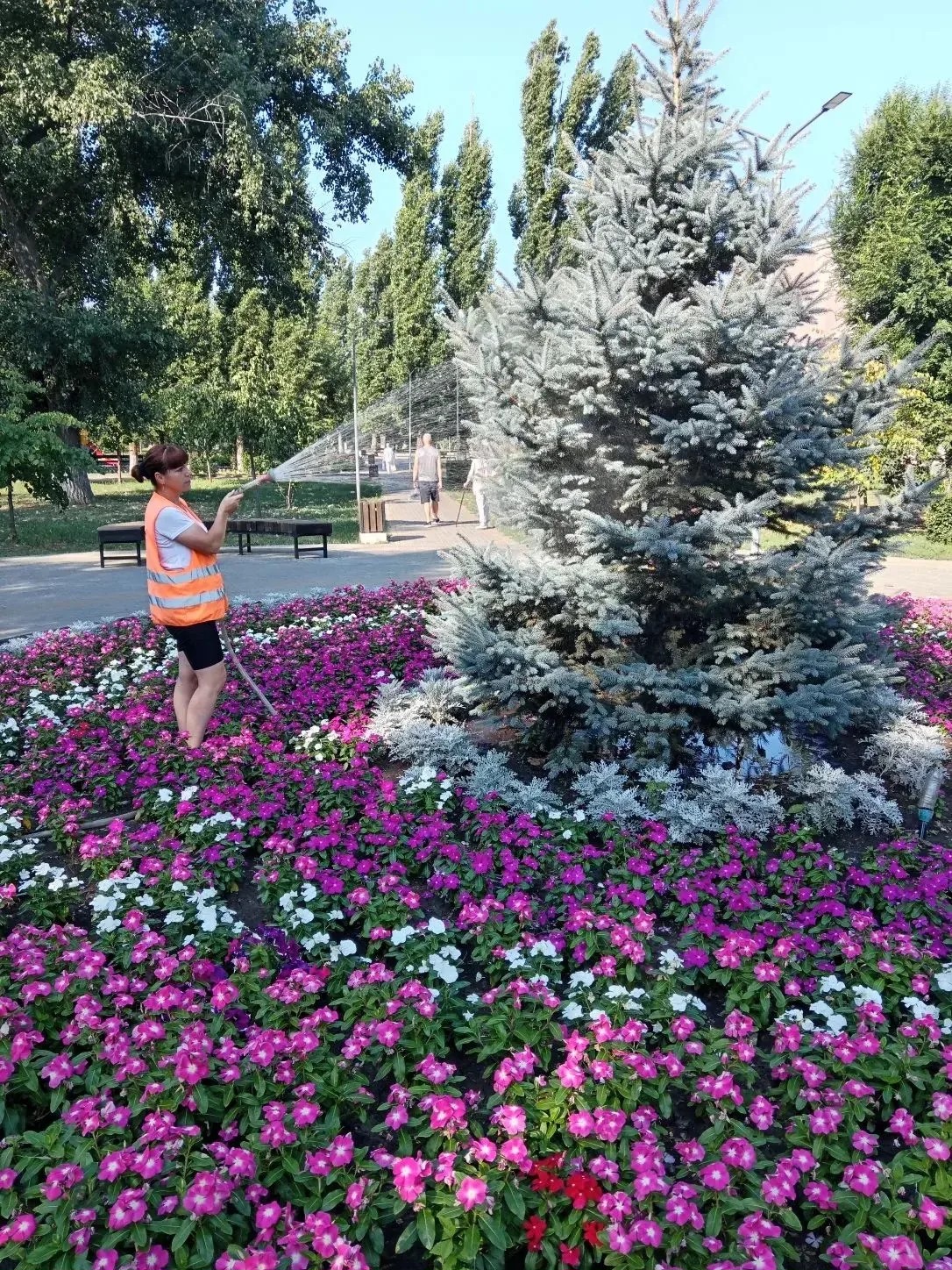Благоустройство города ведется в ежедневном режиме
