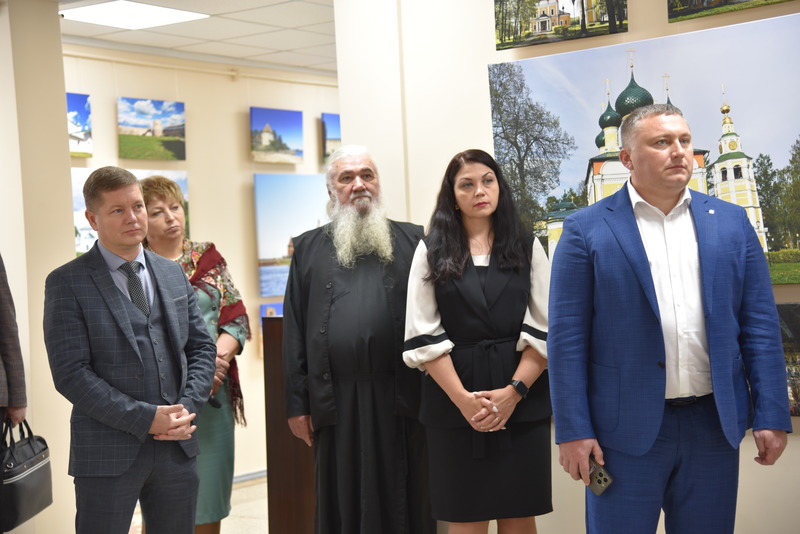В Городском выставочном зале состоялось открытие фотовыставки «На страже земли русской: кремли и крепости России»