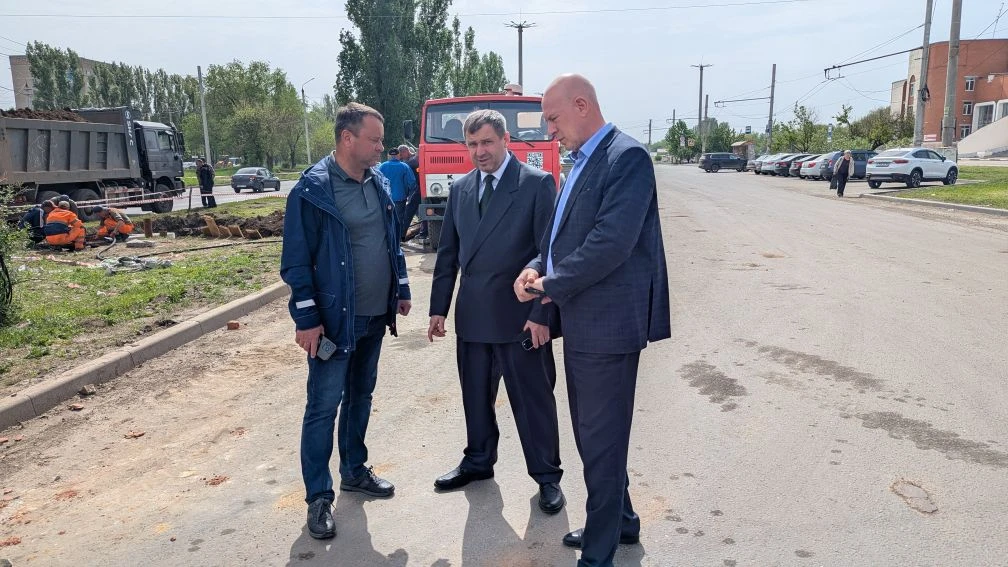 Сергей Барулин: провели рабочую планёрку на Вокзальной, где произошел порыв на канализационном коллекторе