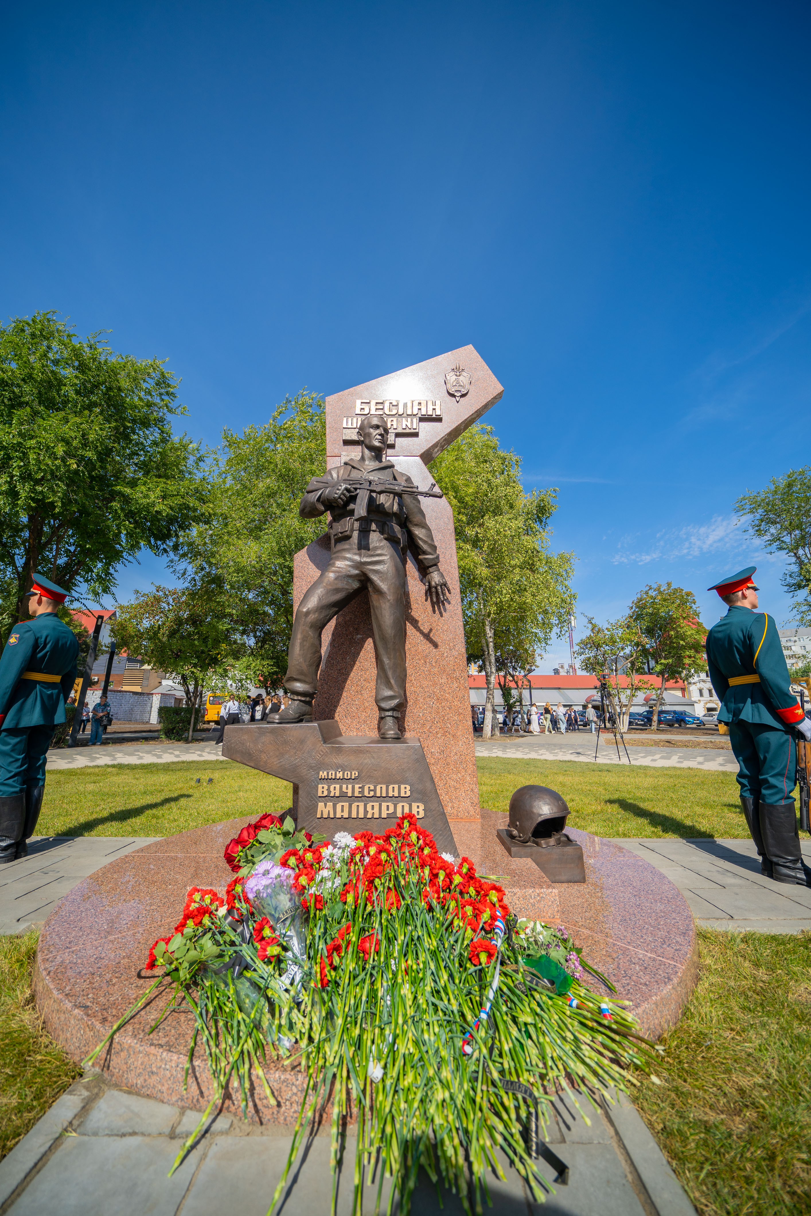 В Балаково открыли памятник и сквер имени Вячеслава Малярова, реконструированного при грантовой поддержке «Росатома»