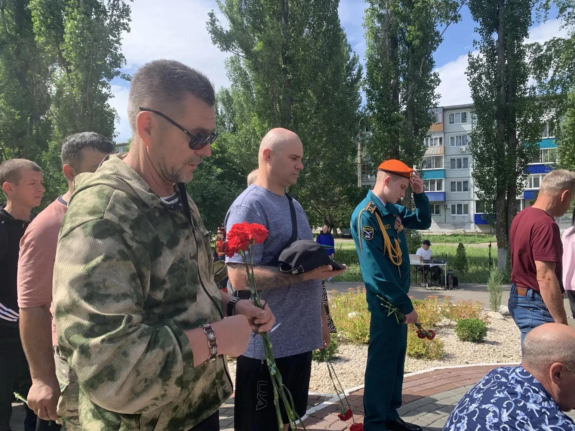 Сергей Барулин: в День ветеранов боевых действий балаковцы возложили цветы к памятнику погибших воинов в локальных конфликтах