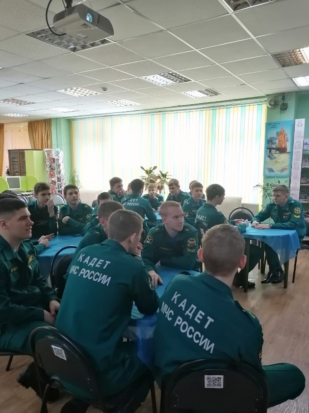 «Слава русская, сила богатырская». В губернаторском колледже прошла познавательная игра