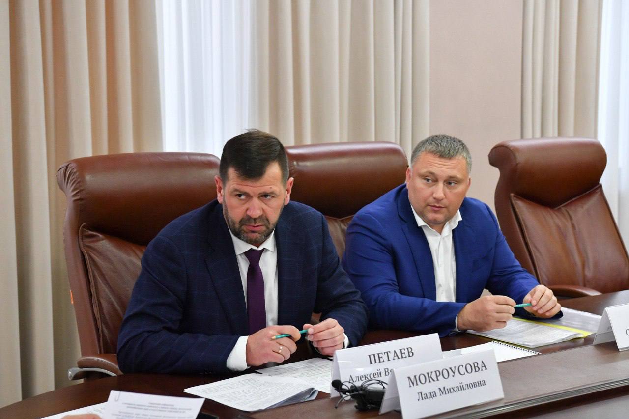 Для расчистки областных дорог от снега подготовили 975 единиц техники