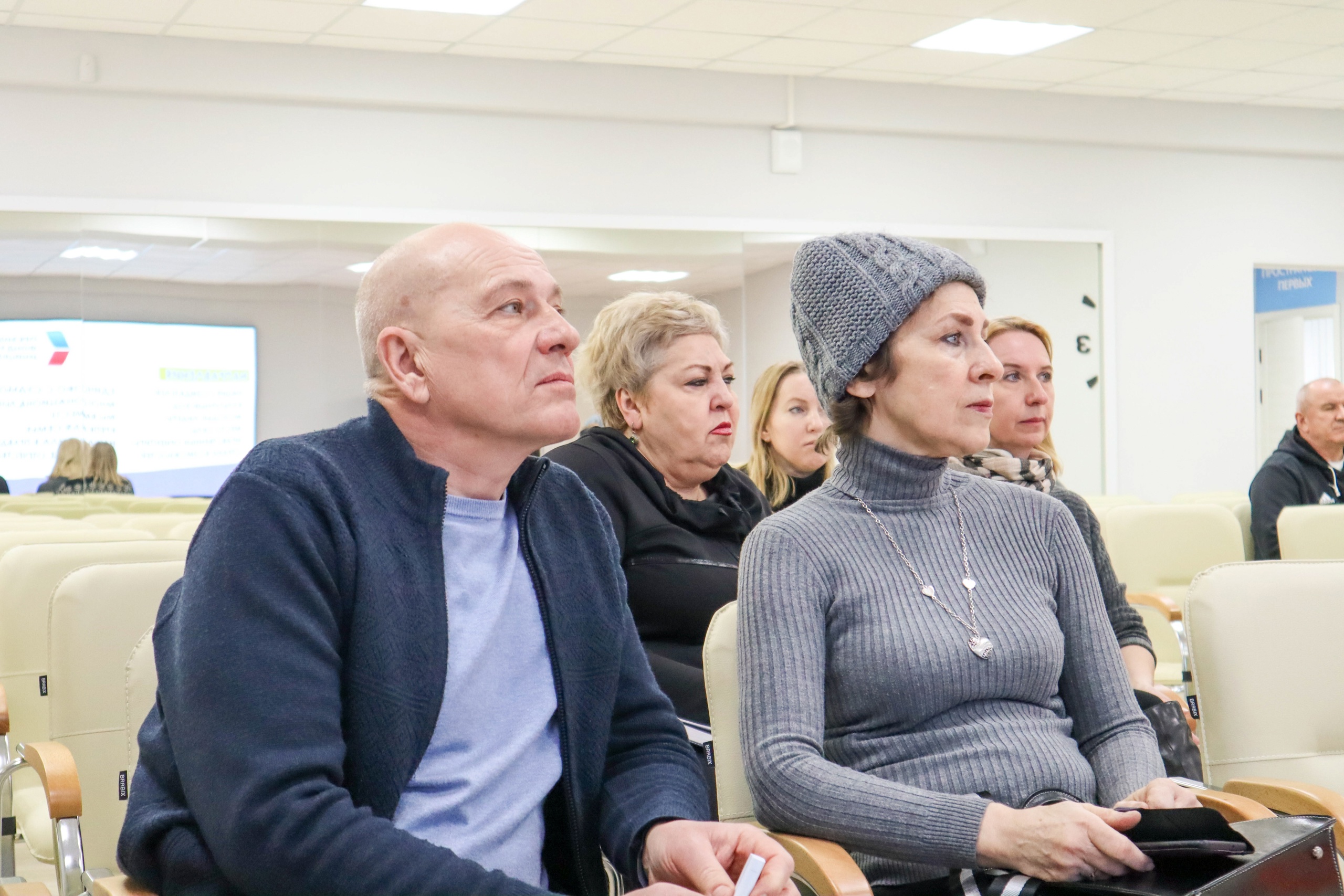 26 февраля в Молодёжном центре прошла встреча сотрудников отдела по спорту,молодежной политике и туризму АБМР