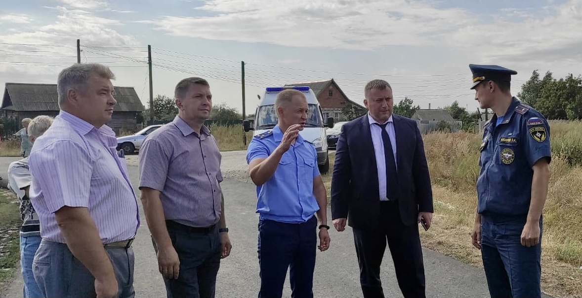 Пожар в Плеханах. На место выехал глава Балаковского района Сергей Грачёв