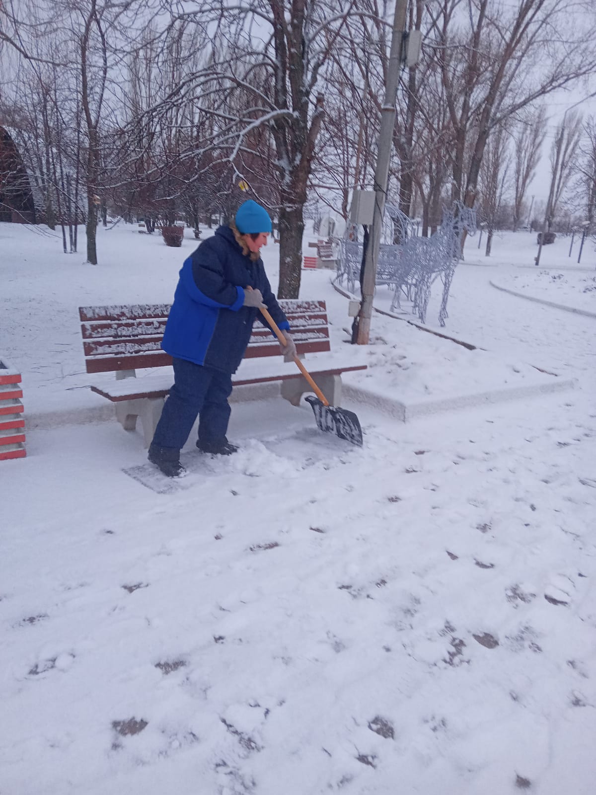 В Балакове ведётся очистка дорог и тротуаров от снега