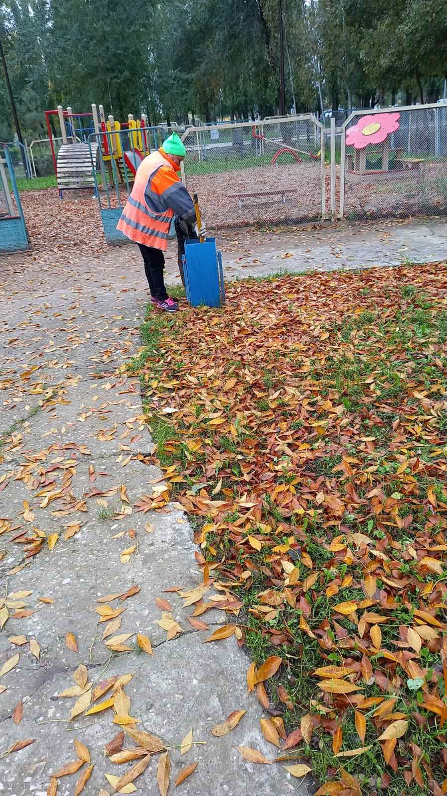 Более сотни человек сегодня благоустраивают Балаково