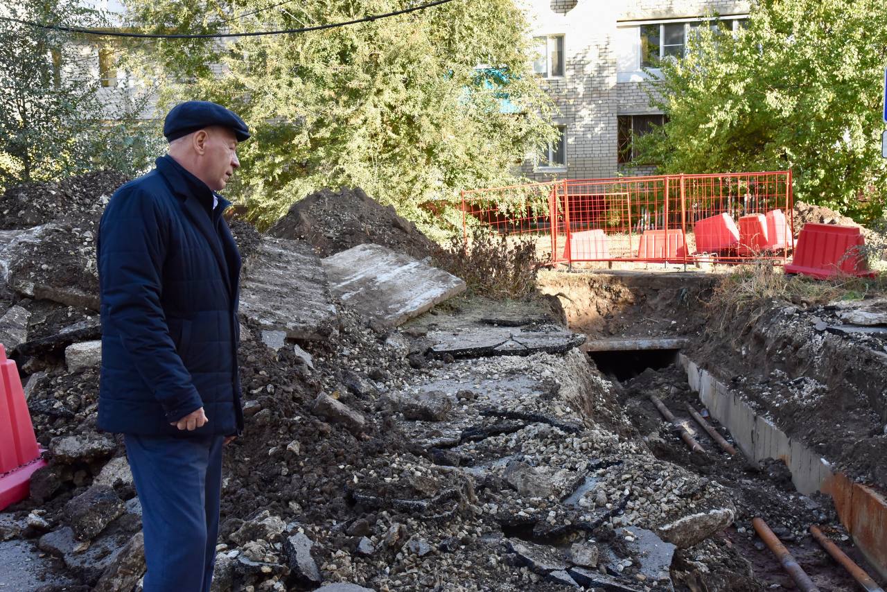 В городе Балаково ведётся постоянный контроль за работой по устранению порывов на тепловых сетях