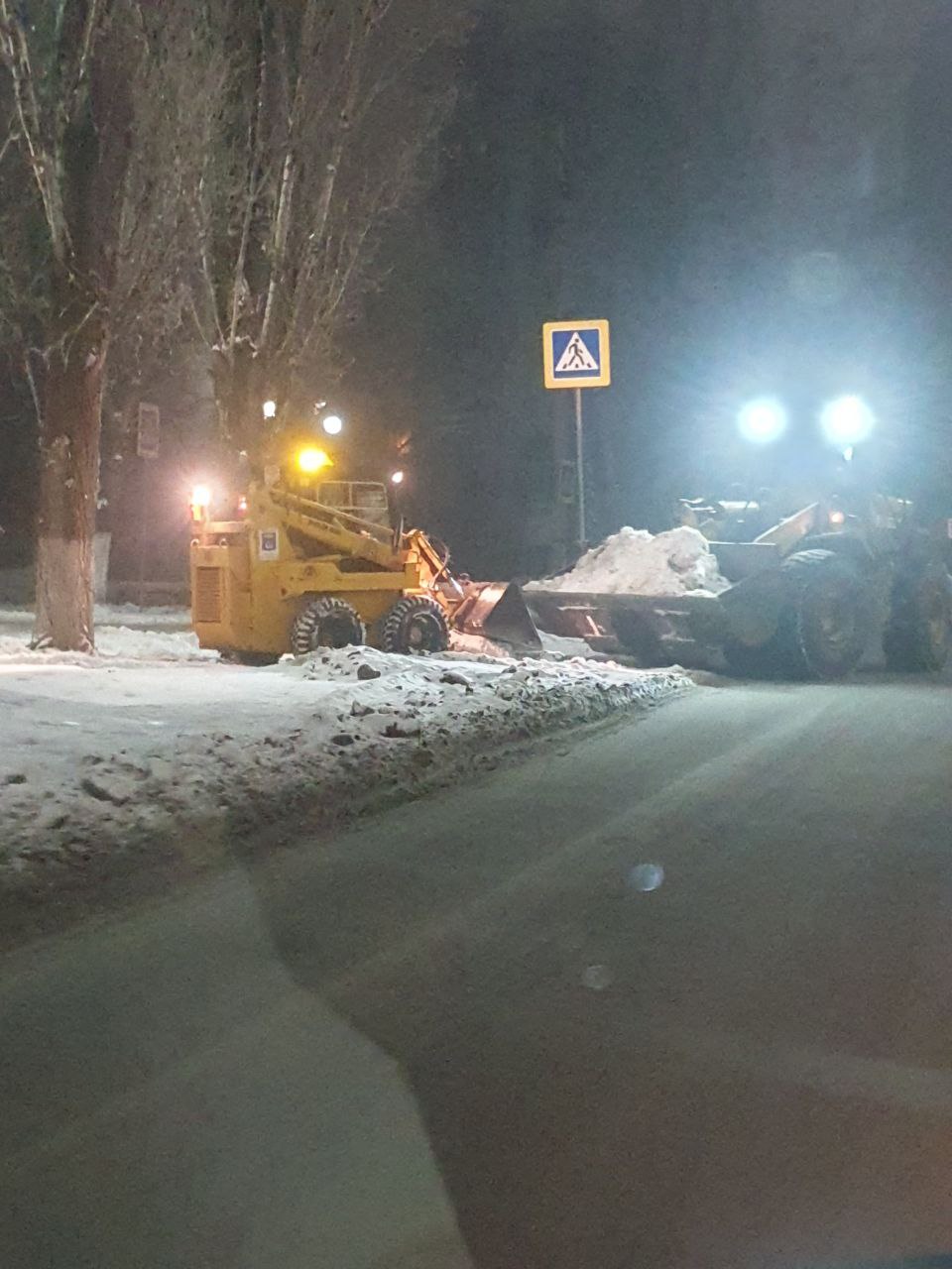 Сотрудники «Комбината благоустройства» в ежедневном режиме очищают город от снега