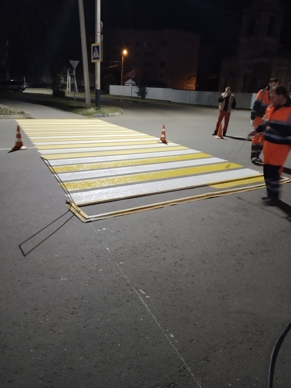 Благоустройство города Балаково сегодня: покос травы, стрижка живой изгороди, спил и обрезка деревьев, очистка ливневых колодцев, уборка общественных территорий