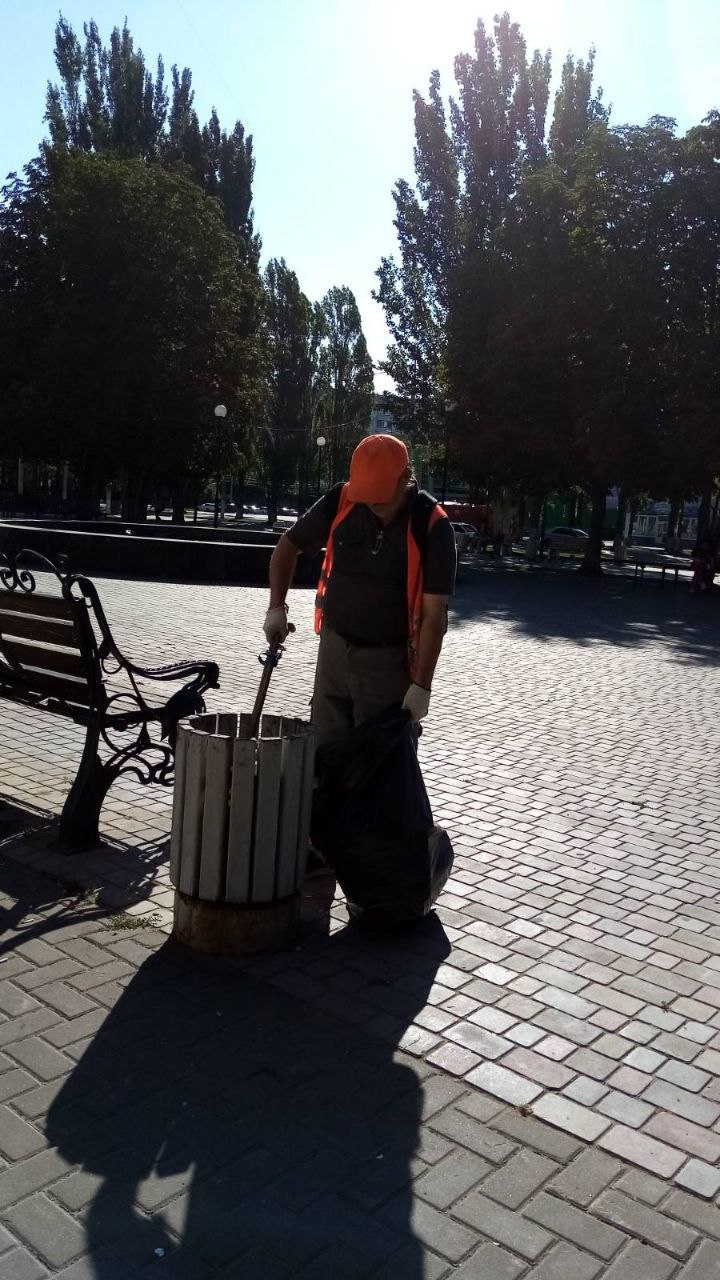 В Балакове ежедневно ведутся работы по благоустройству. Сегодня задействовано 52 единицы техники и около сотни рабочих