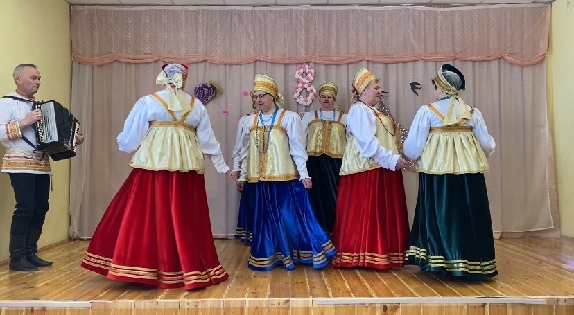 Праздничный концерт в честь 8 Марта прошел в Хлебновке