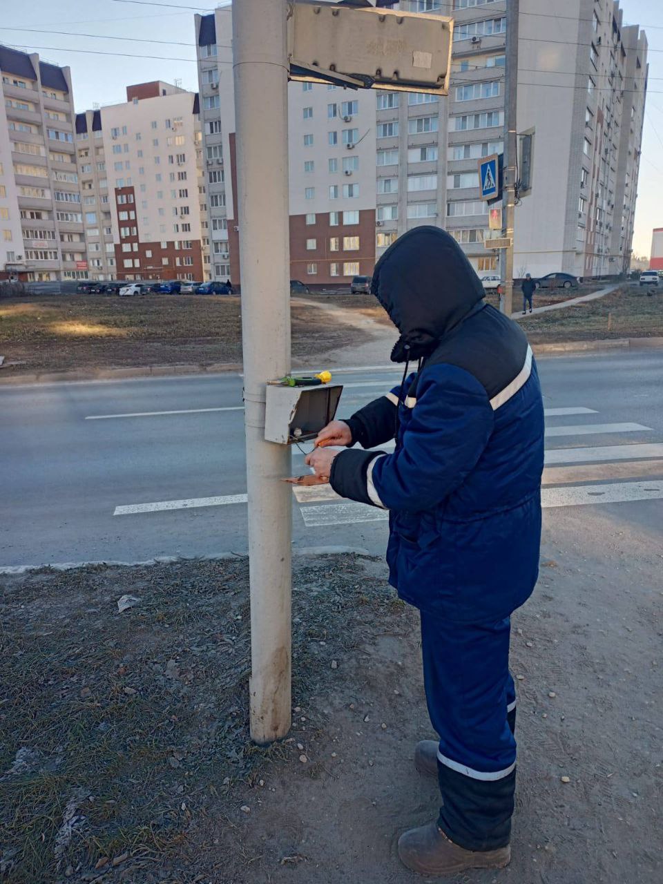 Уборка парковых территорий, очистка дождеприемников, опиловка деревьев: работы по благоустройству в Балаково ведутся ежедневно