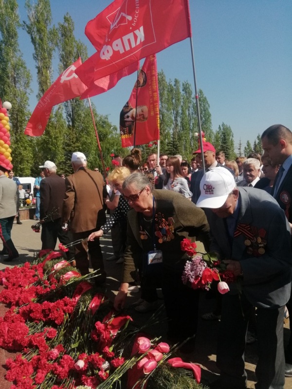Центр социального обслуживания помог балаковскому ветерану встретить День Победы в Саратове