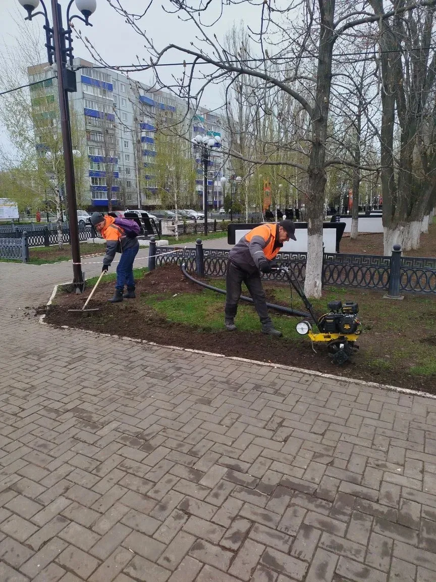 Сотрудники «Комбината благоустройства» ежедневно наводят порядок на улицах Балаково