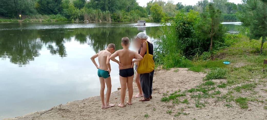 Безопасное лето: профилактический рейд по водоемам Балаковского района