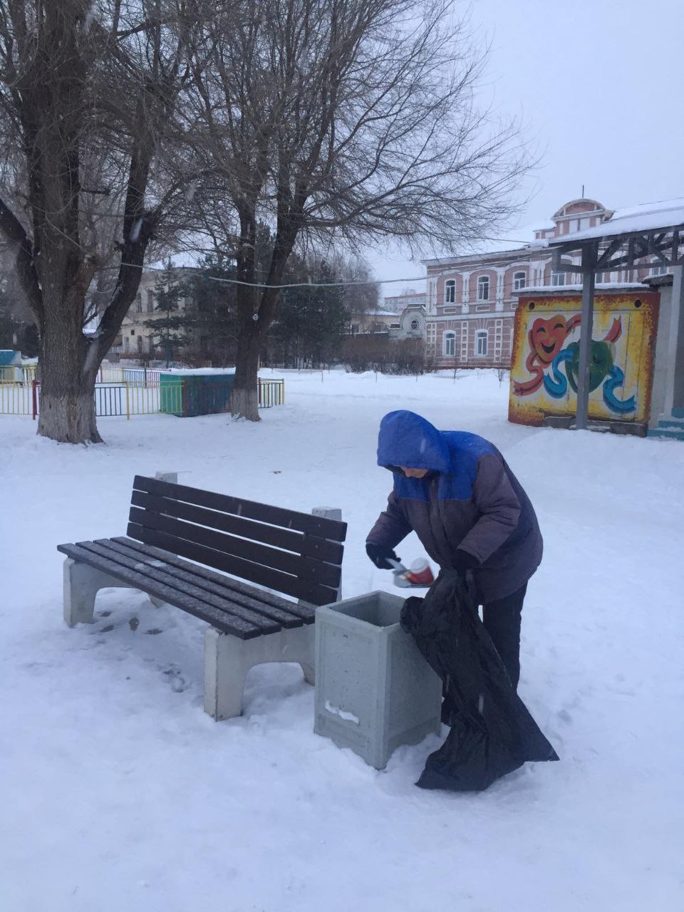 В благоустройстве города Балаково задействовано более сотни рабочих и 42 единицы техники